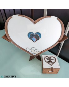 Quadro de honra 'Coração' em acrílico mais caixa em madeira, ambos personalizados.